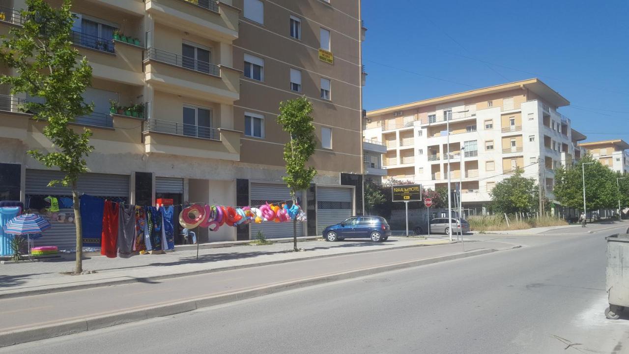 Ilarias Flat Apartment Vlore Bagian luar foto
