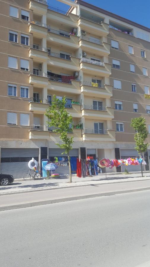 Ilarias Flat Apartment Vlore Bagian luar foto