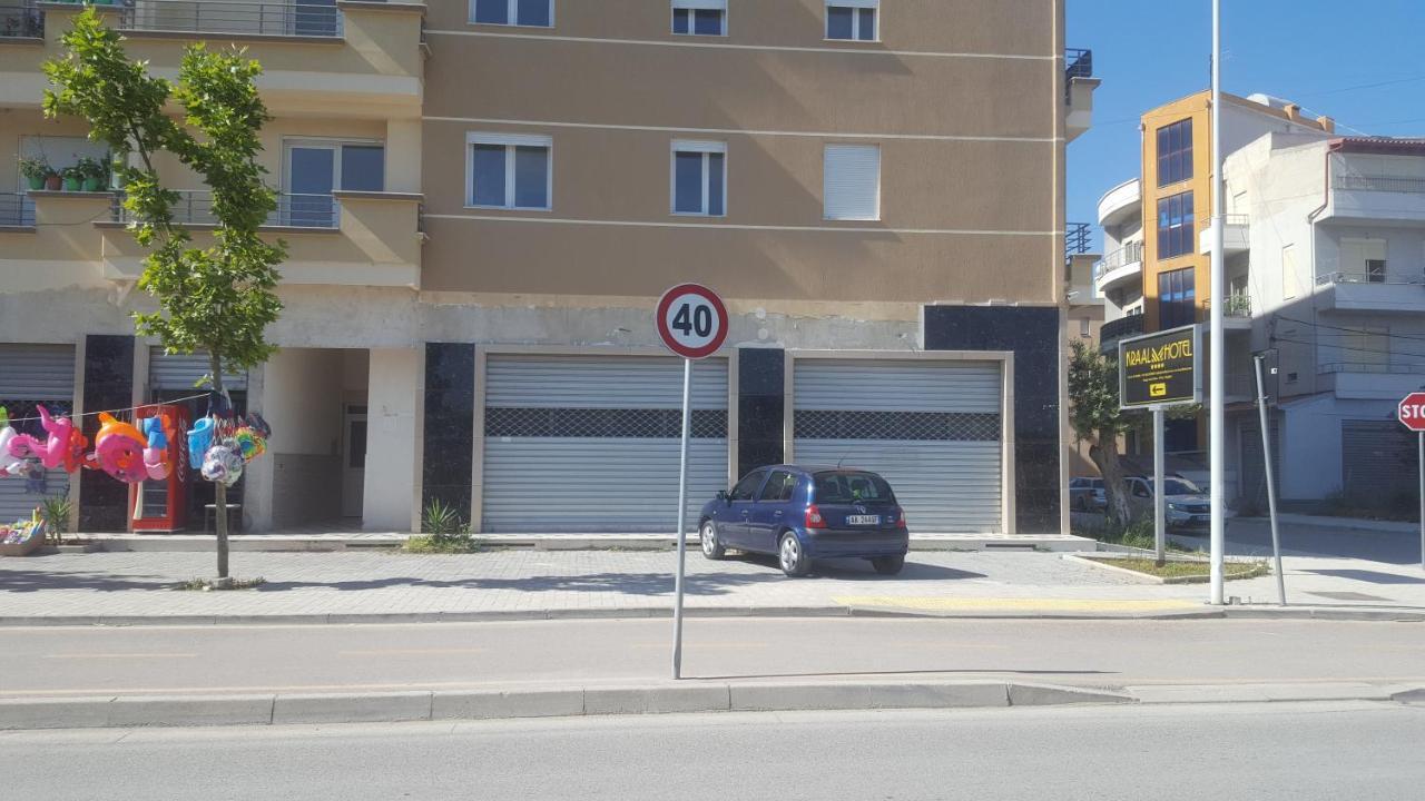 Ilarias Flat Apartment Vlore Bagian luar foto