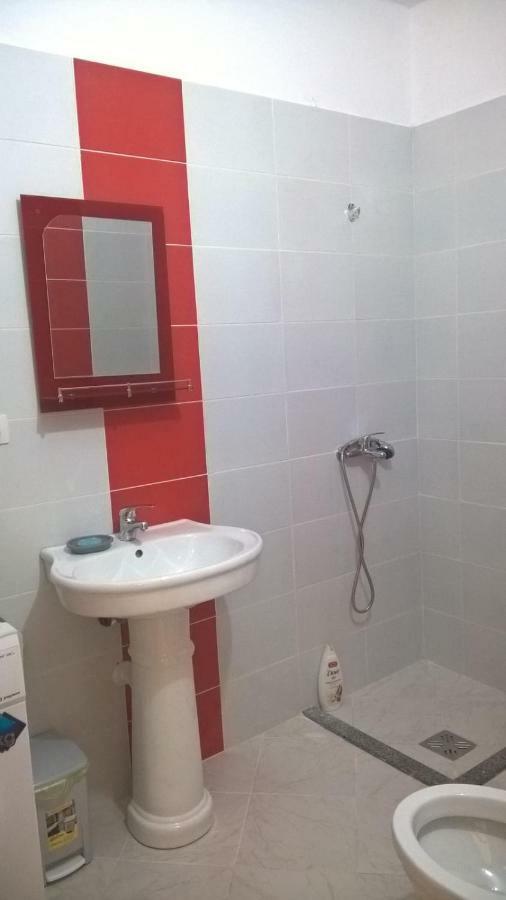 Ilarias Flat Apartment Vlore Bagian luar foto