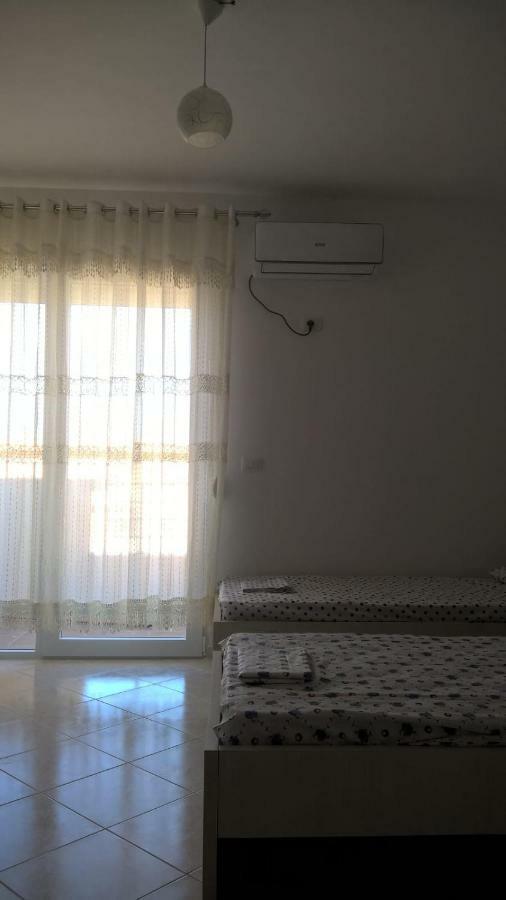 Ilarias Flat Apartment Vlore Bagian luar foto